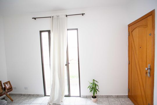 Sala de apartamento à venda com 2 quartos, 65m² em Piraporinha, Diadema