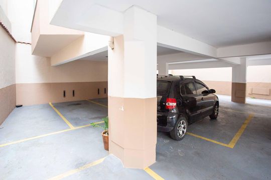 Garagem de apartamento à venda com 2 quartos, 65m² em Piraporinha, Diadema