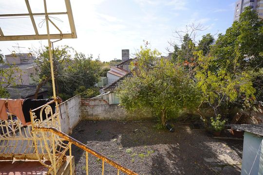 Quintal de casa à venda com 3 quartos, 300m² em Cristo Redentor, Porto Alegre