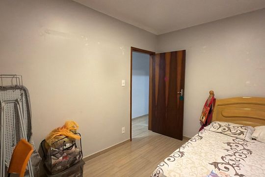 Casa à venda com 3 quartos, 180m² em Vila Bertioga, São Paulo
