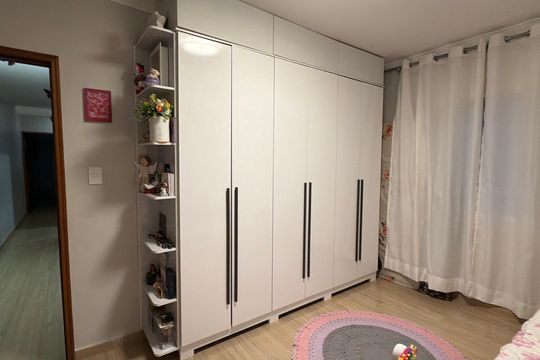 Casa à venda com 3 quartos, 180m² em Vila Bertioga, São Paulo