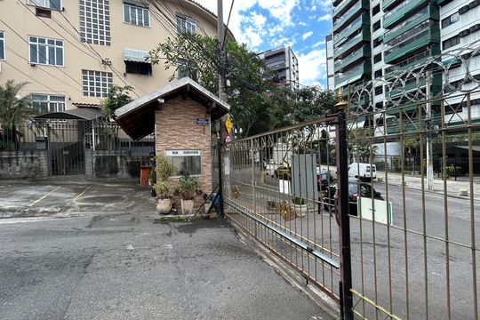 Portaria de casa à venda com 4 quartos, 289m² em Méier, Rio de Janeiro