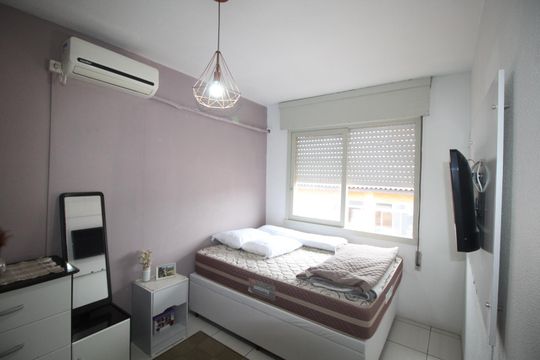 Quarto 1 de apartamento à venda com 1 quarto, 43m² em Jardim do Salso, Porto Alegre
