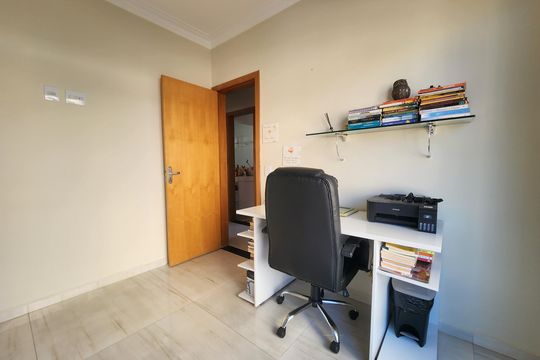 Quarto de apartamento para alugar com 3 quartos, 56m² em Europa, Contagem