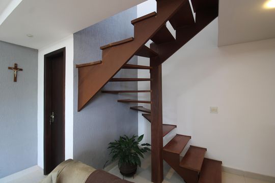 Sala - Escada de casa de condomínio à venda com 3 quartos, 130m² em Taquara, Rio de Janeiro
