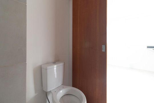 Banheiro de apartamento à venda com 1 quarto, 24m² em Centro Histórico, Porto Alegre