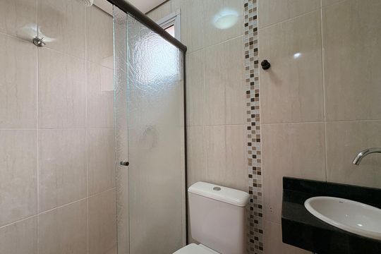 Banheiro Da suíte  de apartamento para alugar com 2 quartos, 50m² em Jardim Paraiso, Santo André