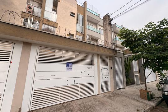 Fachada + plaquinha XZZK-1461 de apartamento para alugar com 2 quartos, 50m² em Jardim Paraiso, Santo André
