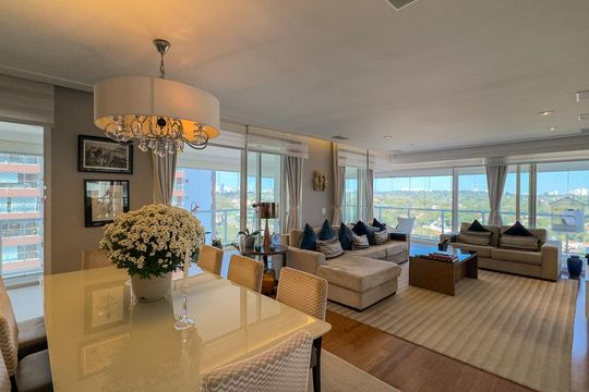 Apartamento à venda com 3 quartos, 210m² em Campo Belo, São Paulo