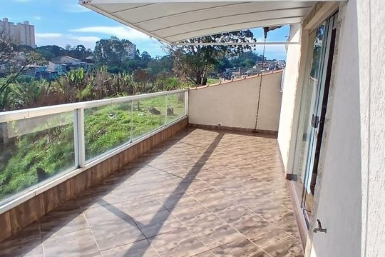 Varanda de casa à venda com 3 quartos, 252m² em Vila Madalena, São Paulo