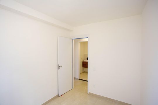 Quarto 2 de apartamento para alugar com 2 quartos, 45m² em Canhema, Diadema