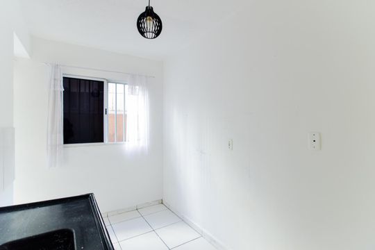 Cozinha e Área de Serviço de apartamento à venda com 2 quartos, 42m² em Jardim Guilhermino, Guarulhos