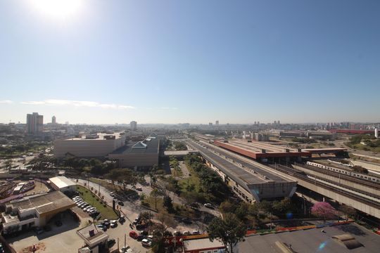Vista pra rua  de apartamento para alugar com 2 quartos, 43m² em Vila Campanela, São Paulo