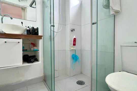 Banheiro da Suíte de apartamento para alugar com 1 quarto, 48m² em Sumarezinho, São Paulo