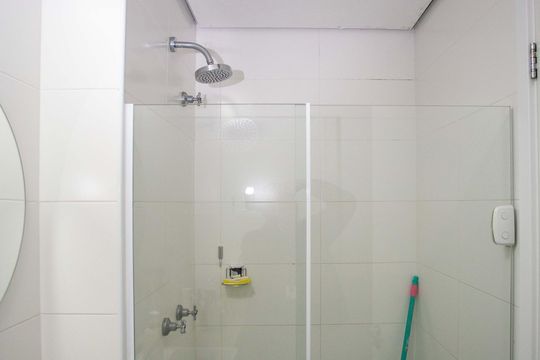 Banheiro de casa de condomínio para alugar com 2 quartos, 45m² em Centro, Diadema