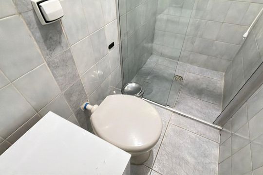 Banheiro de casa para alugar com 3 quartos, 75m² em Vila Invernada, São Paulo