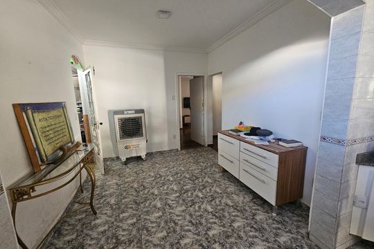 Sala de casa para alugar com 2 quartos, 250m² em Heliópolis, Belo Horizonte