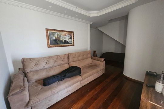 Sala de casa para alugar com 2 quartos, 250m² em Heliópolis, Belo Horizonte