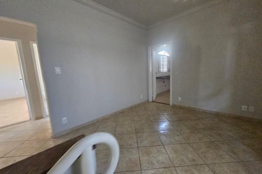 Casa para alugar com 3 quartos, 150m² em Heliópolis, Belo Horizonte
