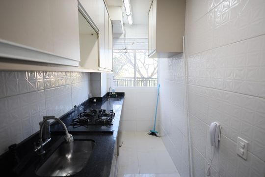 Cozinha e Área de Serviço de apartamento para alugar com 2 quartos, 42m² em Jardim Boa Vista (zona Oeste), Osasco