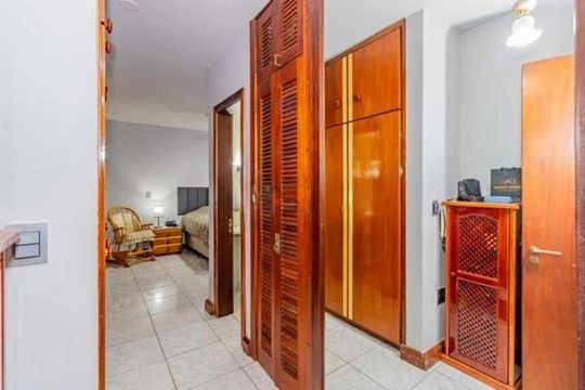 Quarto de casa à venda com 3 quartos, 350m² em Santo Antônio, Porto Alegre