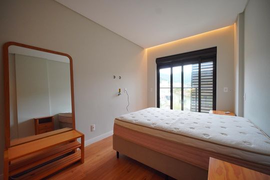 Quarto de apartamento para alugar com 2 quartos, 68m² em Saco Grande, Florianópolis