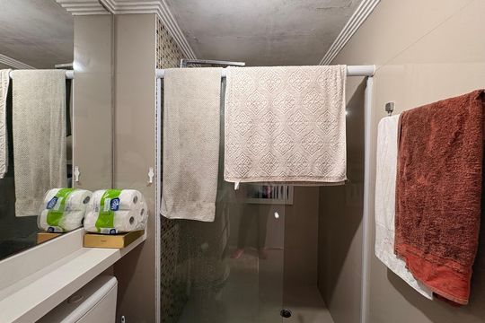Banheiro de apartamento à venda com 3 quartos, 63m² em Jardim Utinga, Santo André