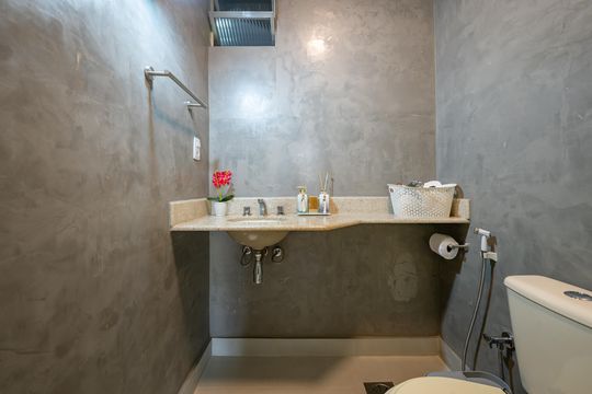 Banheiro de apartamento à venda com 2 quartos, 51m² em Catete, Rio de Janeiro