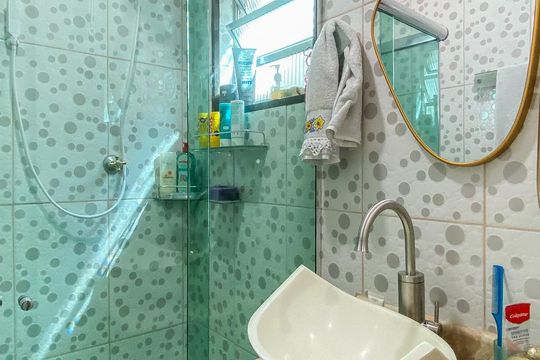 Banheiro da Suíte 2 de casa para alugar com 2 quartos, 210m² em Vila Sao Francisco (zona Leste), São Paulo