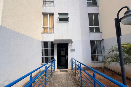 Hall de entrada de apartamento à venda com 2 quartos, 55m² em Itatiaia, Belo Horizonte