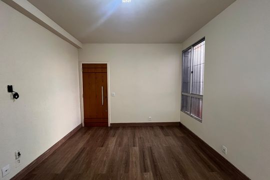 Sala de apartamento à venda com 2 quartos, 55m² em Itatiaia, Belo Horizonte