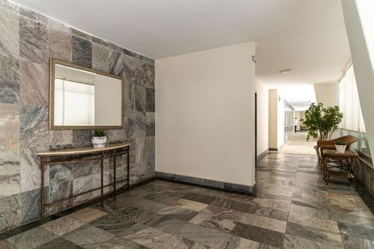 Hall Social de apartamento à venda com 3 quartos, 120m² em Higienópolis, São Paulo