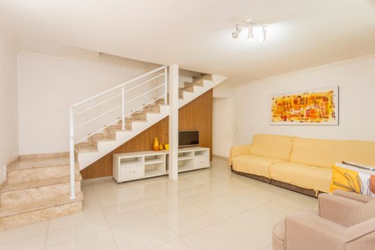 Casa para alugar com 5 quartos, 147m² em Parque America, São Paulo