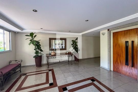 Hall de entrada de apartamento à venda com 3 quartos, 123m² em Cambuci, São Paulo