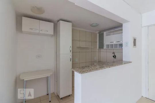 Cozinha de apartamento à venda com 1 quarto, 28m² em Bela Vista, São Paulo