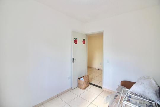 Quarto 2 de apartamento para alugar com 2 quartos, 62m² em Jardim Fanganiello, Ferraz de Vasconcelos