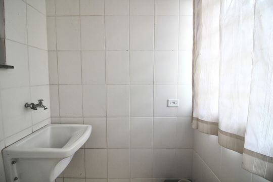 Área de Serviço de apartamento para alugar com 2 quartos, 62m² em Jardim Fanganiello, Ferraz de Vasconcelos