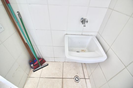 Área de Serviço de apartamento para alugar com 2 quartos, 62m² em Jardim Fanganiello, Ferraz de Vasconcelos