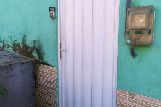 Fachada de casa para alugar com 1 quarto, 43m² em Parque Lafaiete, Duque de Caxias