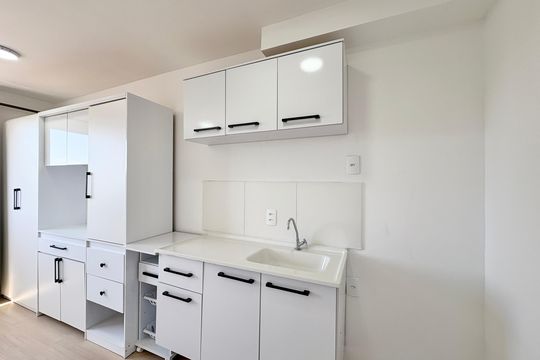Cozinha de kitnet/studio para alugar com 1 quarto, 17m² em Freguesia do Ó, São Paulo