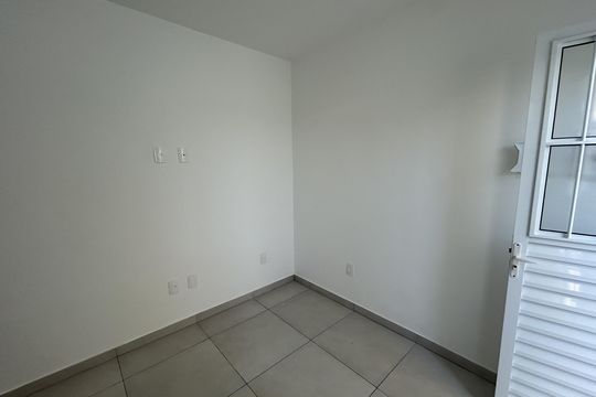 Sala de casa para alugar com 1 quarto, 28m² em Bento Ribeiro, Rio de Janeiro