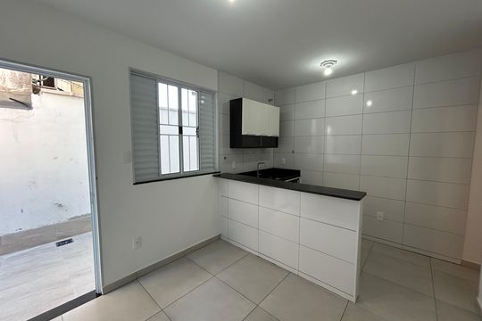 Casa para alugar com 1 quarto, 28m² em Bento Ribeiro, Rio de Janeiro