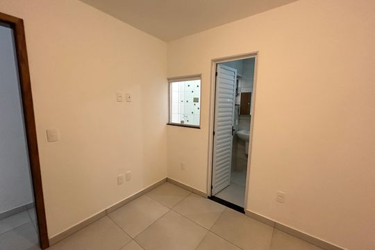 Suíte de casa para alugar com 1 quarto, 28m² em Bento Ribeiro, Rio de Janeiro