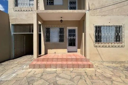Fachada de casa para alugar com 2 quartos, 70m² em Sarandi, Porto Alegre