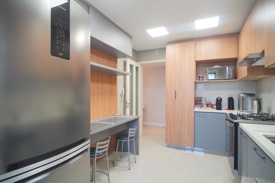 Cozinha de apartamento à venda com 3 quartos, 152m² em Centro, São Leopoldo