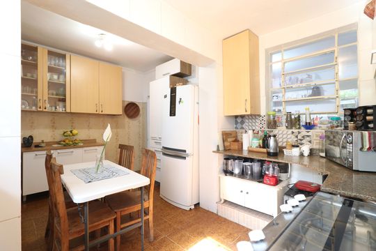 Cozinha  de casa à venda com 4 quartos, 91m² em Água Branca, São Paulo