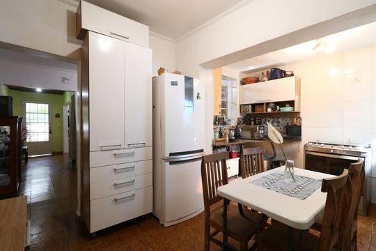 Cozinha  de casa à venda com 4 quartos, 91m² em Água Branca, São Paulo