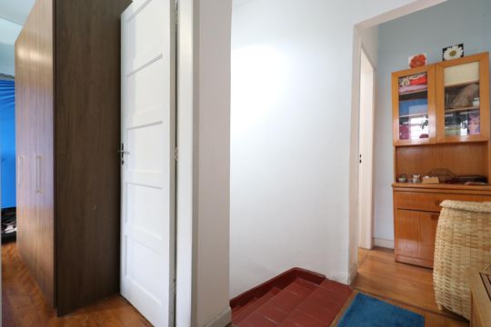 Corredor  de casa à venda com 4 quartos, 91m² em Água Branca, São Paulo