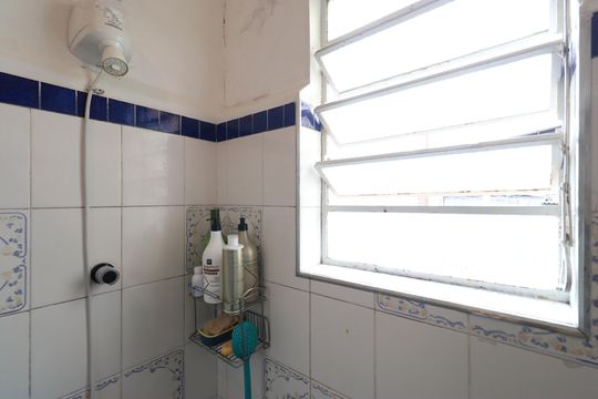 Banheiro  de casa à venda com 4 quartos, 91m² em Água Branca, São Paulo