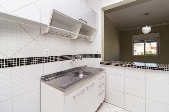 Cozinha de apartamento para alugar com 3 quartos, 60m² em São Sebastião, Porto Alegre
